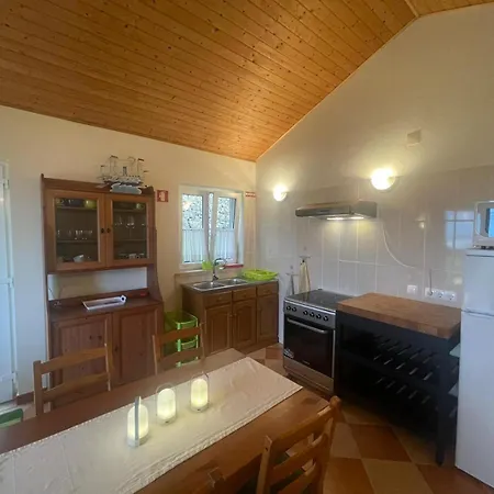 Sea Breeze Apartment *